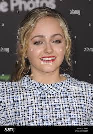 Sophia Reynolds's Instagram, Twitter & Facebook