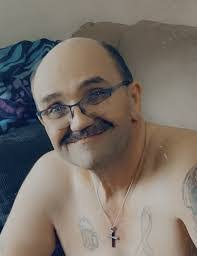 Robert Dine's Instagram, Twitter & Facebook