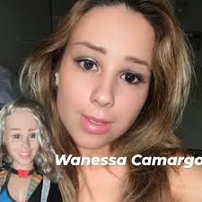 Qual seria a aparência dessas 9 bonecas dos anos 80 , 90 e 2000 que não se  pareciam em nada com suas inspirações? As bonecas sempre estiveram  presentes no imaginário de crianças (