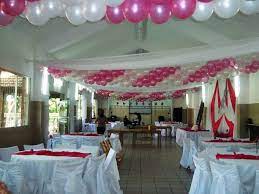 La decoración de salones para boda refleja la personalidad de los novios, es por eso que toma una papel protagónico dentro de esta noche tan especial. Elegante Decoracion De Salones Para Bodas Con Telas Y Decorado De Salones De Fiestas Infantiles Fotog Decorado De Salones Salones Para Bodas Salones De Fiestas
