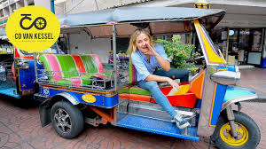 Bei schwülwarmer luft in den autoabgasen herumzurasen mag aber nicht jeder. How To Use A Tuk Tuk In Bangkok Co Van Kessel Guide Youtube