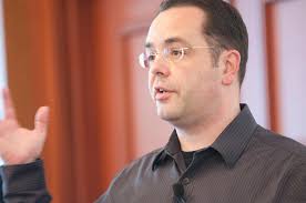 File:Frank Schulenberg speaking and gesturing 5.jpg