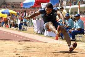Il salto triplo è una specialità sia maschile che femminile dell'atletica leggera, in cui gli atleti, dopo una rincorsa, raggiungono una zona di battuta da dove effettuano tre balzi consecutivi cercando di atterrare il più lontano possibile. Salto Lungo Gaz Wiki
