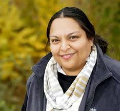 Lori Keeling's Instagram, Twitter & Facebook