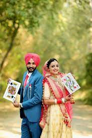 Pin By Gaganpreet Kaur On Wedding Outfit Gagan Pre Wedding Photoshoot Outdoor Indian Wedding Photography Punjabi Wedding Couple