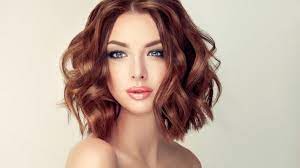 Questa tonalità di marrone scuro mantiene un po’di morbidezza dei tratti e seconda che sia declinato nella variante più calda o fredda, sta davvero bene a moltissime tonalità di pelle. Tutte Le Tendenze Capelli Autunno Inverno 2019 Pg Magazine