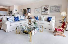 There's traditional framed art, lightweight and unframed canvases, object collages, metal wall sculptures and more. Modern Wall Decor Ideas For An Elegant Living Room