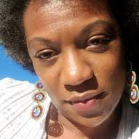 Roberta Dillon's Instagram, Twitter & Facebook