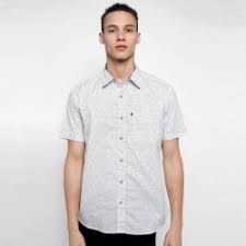 Beragamnya harga baju kemeja di pasaran juga membuat motif atau model dari pakaian jenis ini semakin beragam juga. Jual Kemeja Cressida Original Murah Harga Terbaru 2021