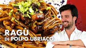 Coprite quindi con un coperchio. Caserecce Al Ragu Di Polpo Ubriaco Una Ricetta Troppo Bella Per Essere Vera Top Secret Youtube