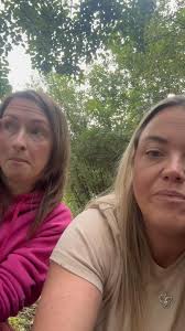 Talking to FCV trustee Naomi Ross today, answering some questions about  what can do to help at the garden 🪴 #fallincommunitygarden  #growyourownfood #edibleforest #volunteering #communitylove