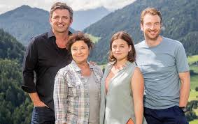 Die serie wird seit 2008 im orf 2 und im zdf ausgestrahlt. Der Bergdoktor Staffel 11 Neuerungen Anderungen Und Darsteller