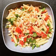 Salade De Pates Jambon Cru Feta Et Tomates Cuisine Moi Salade De Pates Pate Jambon Salade De Pates Originale