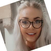 Bethany Dawson's Instagram, Twitter & Facebook