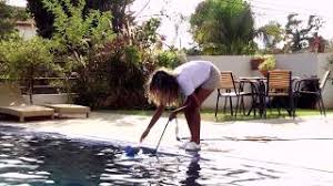 Robot De Piscine Dolphin Master M4 Performance Et Confort D Utilisation Youtube
