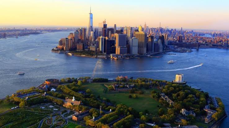 La fascinante historia de la isla que dio origen a la ciudad de Nueva York y se vendió por US$1 (y que ahora es un santuario ecológico) - BBC News Mundo