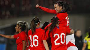 La selección dio el primer golpe y selló el encuentro con un 2 a 1. La Roja Femenina Se Despidio De Chile Con Empate Ante Colombia Alairelibre Cl