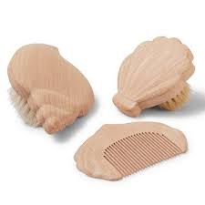 Coffret Brosses Et Peigne Coquillages Konges Slojd L Little Home Fr En 2020 Peigne Coquillage Brosse A Ongle