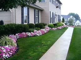 From highlighting the walkways to small and quaint flower beds. 15 Awesome Front Yard Landscaping Ideas