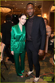 Maybe you would like to learn more about one of these? Rachel Brosnahan Mahershala Ali Have A Mini House Of Cards Reunion At Afi Awards 2019 Photo 4205487 2019 Afi Awards Linda Cardellini Mahershala Ali Octavia Spencer Rachel Brosnahan Viggo Mortensen Pictures Just Jared
