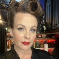 Tara Purcell's Instagram, Twitter & Facebook