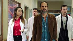 İdris nebi taşkan, aslı sümen, hande subaşı, funda i̇lhan, tuğba çom makar, anıl çelik, ozan dağgez, i̇rem yüksel, emrah ben, suğdem gözalır altan erkekli gibi isimler oynuyor. Baht Oyunu Dizisi Ne Zaman Baslayacak
