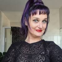 600+ perfiles de «Ursula»