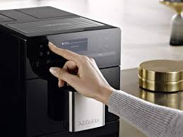 Kavos aparatas miele „cm 5300 obsw obsidian black su onetouch for two funkcija tobulam kavos skoniui namuose kasdien. Miele Cm 5300 Obsw Coffee Machine Fully Automated 7 Coffee Drinks Creamy Milk Froth Coffee Pot Function 2 Year Warranty Cm5300 Obsidian Black Buy Online At Best Price In Uae Amazon Ae