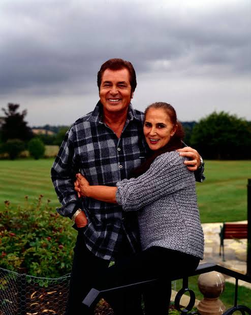 Inside Engelbert Humperdinck's Decades-Long Marriage With His Late Wife  Patricia Healey