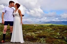 See more of hochzeitskleid on facebook. Ja Ich Will Die Geschichte Des Brautkleides Kunstsalon Location