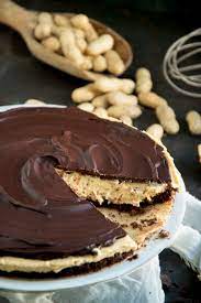 This ultra rich, super creamy and amazingly decadent peanut butter pie with a soft peanut butter cookie crust is healthy. Low Carb Peanut Butter Pie Keto Simply So Healthy