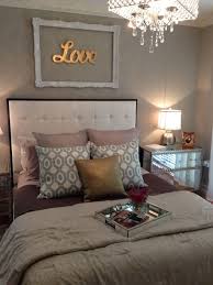 Here are a few things to get your creative juices flowing! Gorgeous 40 Fascinating Bedroom Decoration Ideas Https Kidmagz Com 40 Fascinating Bedroom Master Bedrooms Decor Home Bedroom Apartment Decorating On A Budget