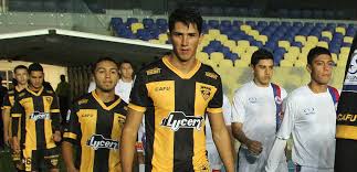 Camiseta futbol, modelo camiseta oficial fernández vial 2013. Cristian Leiva El Asesino Paraguayo Que Asegura Un Gol Por Partido