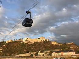 Wenn man in der jugendherberge ist kommt man ohne eintrittskarten auf das burggelände und in die ausstellungen. Event Location Koblenz Die Seilbahn Koblenz Getestet Bei Der Fliegenden Weinprobe Der Koblenzer Winzer Travellerblog