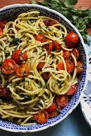 One Pot Spaghetti With Cherry Tomatoes And Kale Recipe Recipe One Pot Spaghetti Vegetarian Recipes Easy Meals