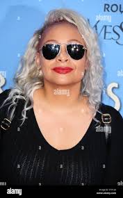 T raven hi-res stock photography and images