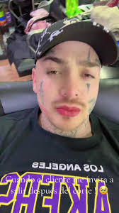 Charming Barbería Experience: Cliente Invita a Salir! 🥹