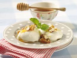 Unser Beliebtes Rezept Fur Griechische Joghurtmousse Mit Nussen Und Honig Und Mehr Als 55 000 Weitere Kostenlose Rezepte Auf Lecke Joghurtmousse Rezepte Lecker