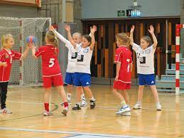 She was part of the spanish team at the 2008 european women's handball championship, where the spanish team reached the final, after defeating germany in the semifinal. Idrettslaget Gneist