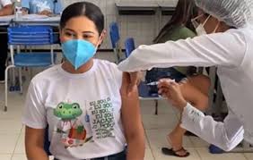 #jacare o bozo diz que tomar vacina vira jacaré…eu após a vacina pic.twitter.com/wmanap2ite. Thaynara Og E Vacinada Contra Covid 19 Nunca Tive Medo