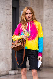 The 8 Biggest Street Style Trends Right Now According To An Industry Insider Street Style Trends Fashion Street Style