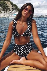 Cuffia bagno anni 3960, trova ciò che stai cercando tra i 150 annunci di cuffia bagno anni 3960 al miglior prezzo. Settant Anni Di Bikini La Storia Di Un Costume Che Ha Fatto Storia Dilei