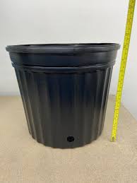 So, a 6 pot will be 6 inches across, measured at the top of the pot. 5 Gallon Pots 11 3 4 Wide X 10 1 4 Tall Buy Online Rsg Hydroponics Winnipeg Canada