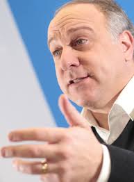 Vinci Park compra o controle da Moving