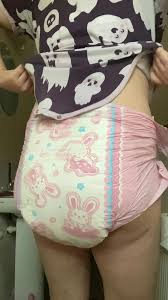 Babies: little cutie messes their bunny diaper - ThisVid.com