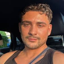 Daniel Dolce (@DanielDolce9611)