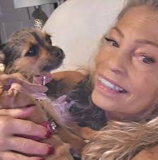 Must be a Staten Island thing. Mr pizza pasta house makes this rice ball  vodka pie and i would highhhhhhhhhly recommend you try it !! Kristy how  many you got? I'm putting