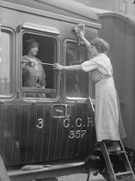 The Employment Of Women On The Home Front 1914 1918 Women In History Old Photos History