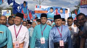 Sidang media menteri besar johor 6 mac 2020. Malaysia Election Selangor Mb Azmin Calm In Face Of Three Cornered Fights And Sibling Rivalry Se Asia News Top Stories The Straits Times