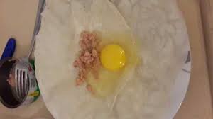 Dans un plat, émietter le thon, ajouter l'échalote émincée, le paprika, le persil, sel, poivre, et une petite touche crème liquide. Brick A L Oeuf Au Thon La Cuisine Juive Sepharad Et Autres Recettes Gourmandes De La Cuisine Juive Sepharad Et Ses Recettes De Cuisine Similaires Recettesmania